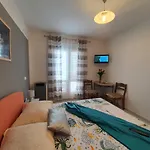 Апартаменты Oleander In *