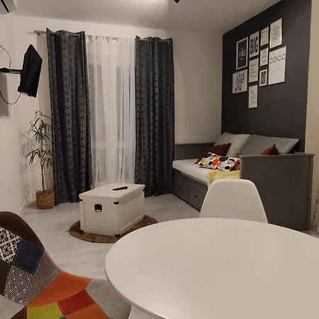 Oleander In Apartman *